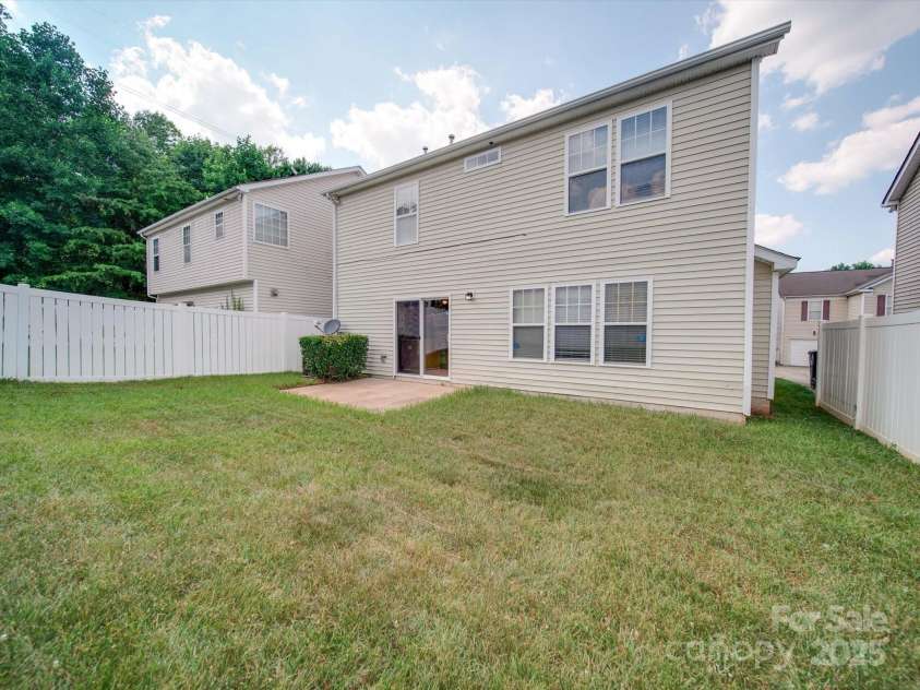 13410 Tartarian Court, Charlotte, NC 28215.  MLS# CAR4220153, YatesRealty ID 5030. 