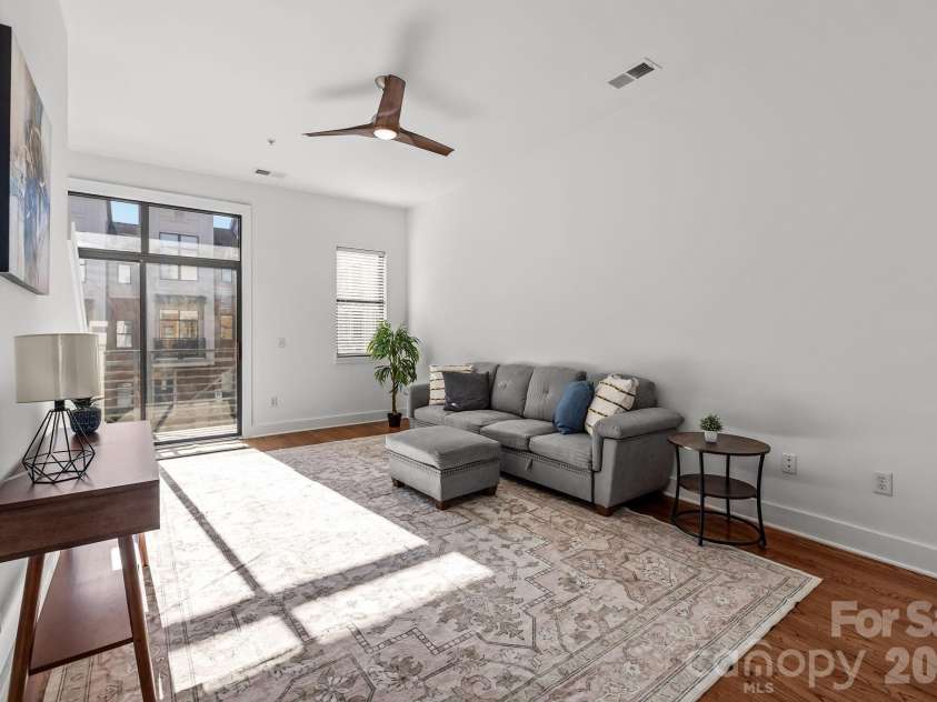 927 8TH Street, Charlotte, NC 28204.  MLS# CAR4352378, YatesRealty ID 5030. 