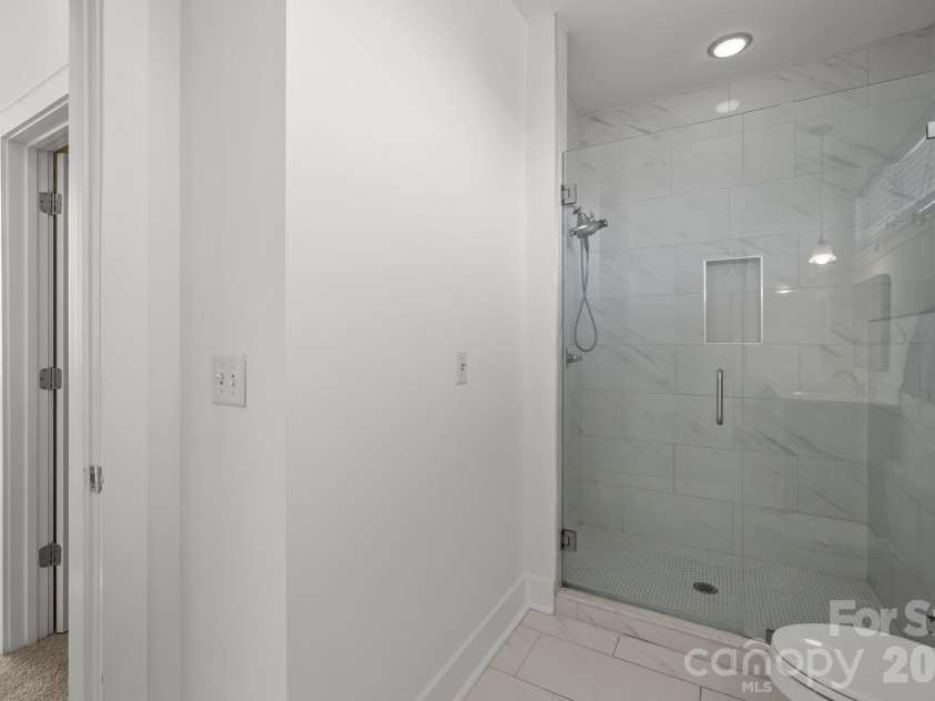 927 8TH Street, Charlotte, NC 28204.  MLS# CAR4352378, YatesRealty ID 5030. 