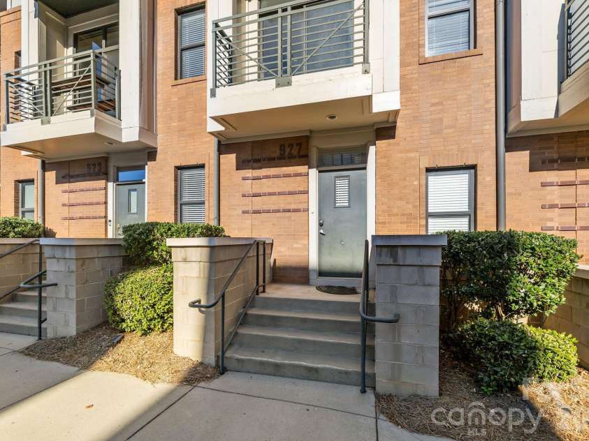 927 8TH Street, Charlotte, NC 28204.  MLS# CAR4352378, YatesRealty ID 5030. 