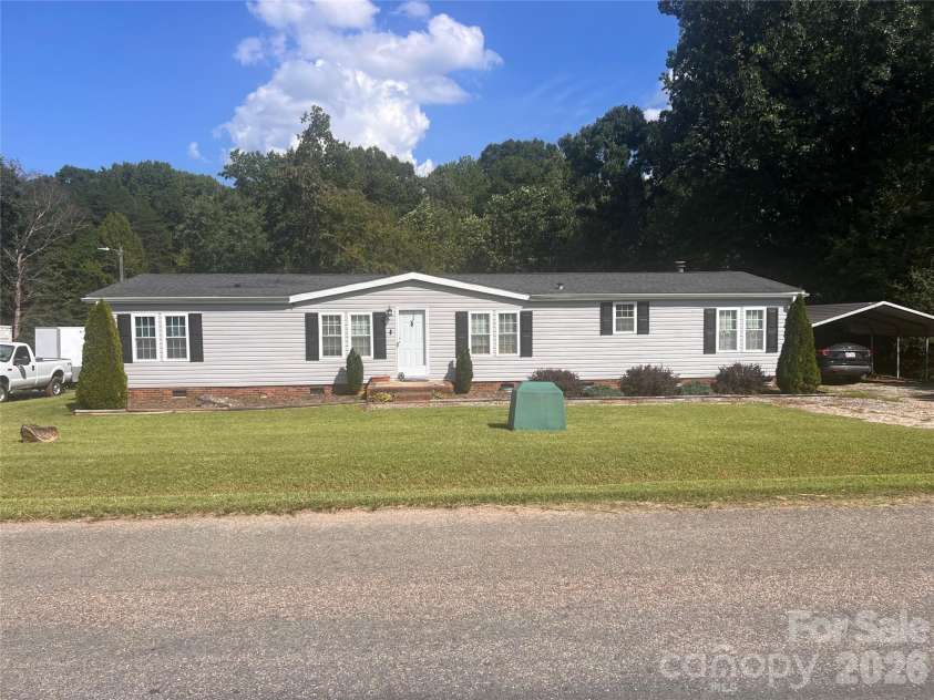 2840 Montana Drive, Kannapolis, NC 28081.  MLS# CAR4423790, YatesRealty ID 50302. 