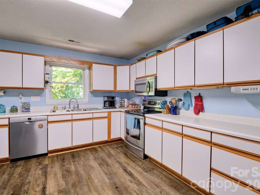 319 Don Mccarter Drive, Clover, SC 29710.  MLS# CAR4422550, YatesRealty ID 50304. 