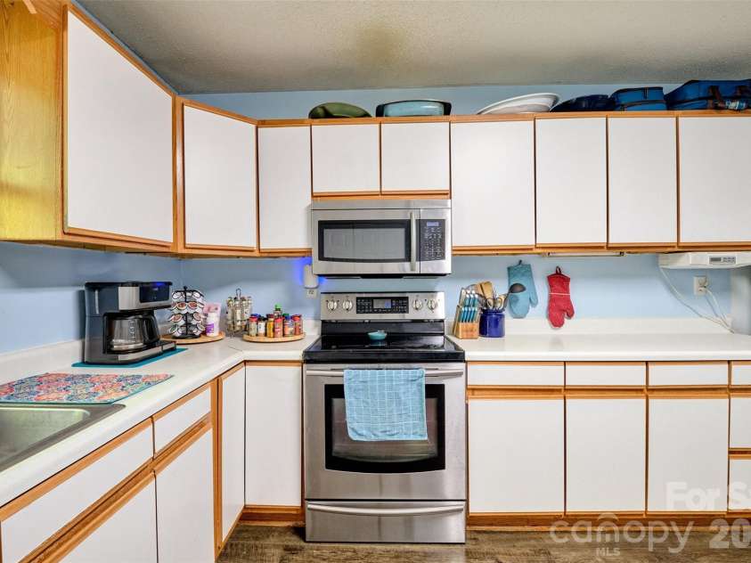 319 Don Mccarter Drive, Clover, SC 29710.  MLS# CAR4422550, YatesRealty ID 50304. 