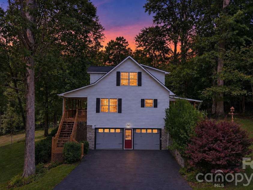 95 Holly Ridge Road, Waynesville, NC 28786.  MLS# CAR4423119, YatesRealty ID 50306. 