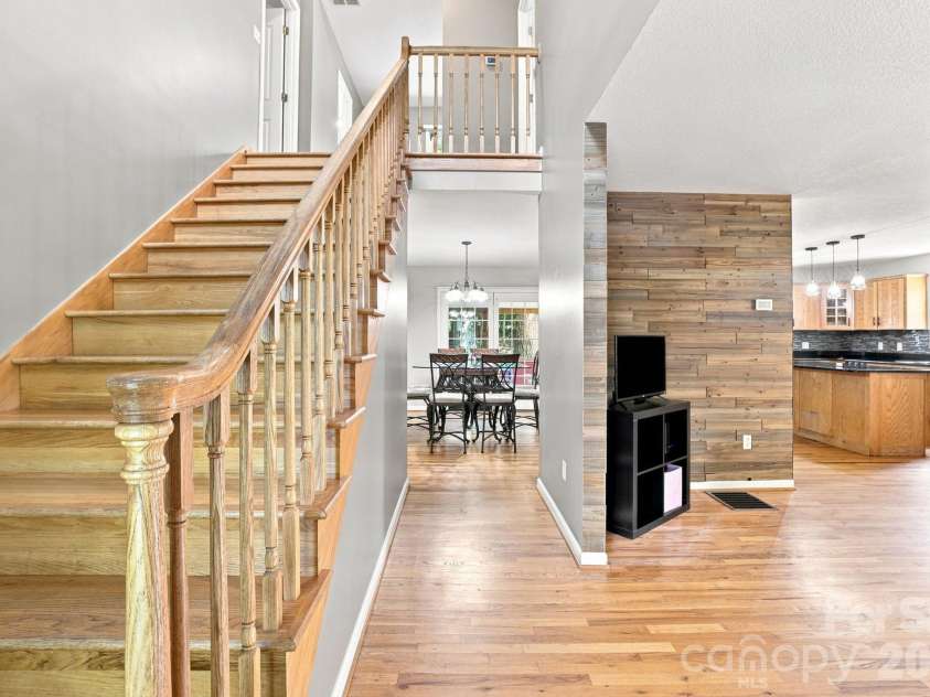 95 Holly Ridge Road, Waynesville, NC 28786.  MLS# CAR4423119, YatesRealty ID 50306. 