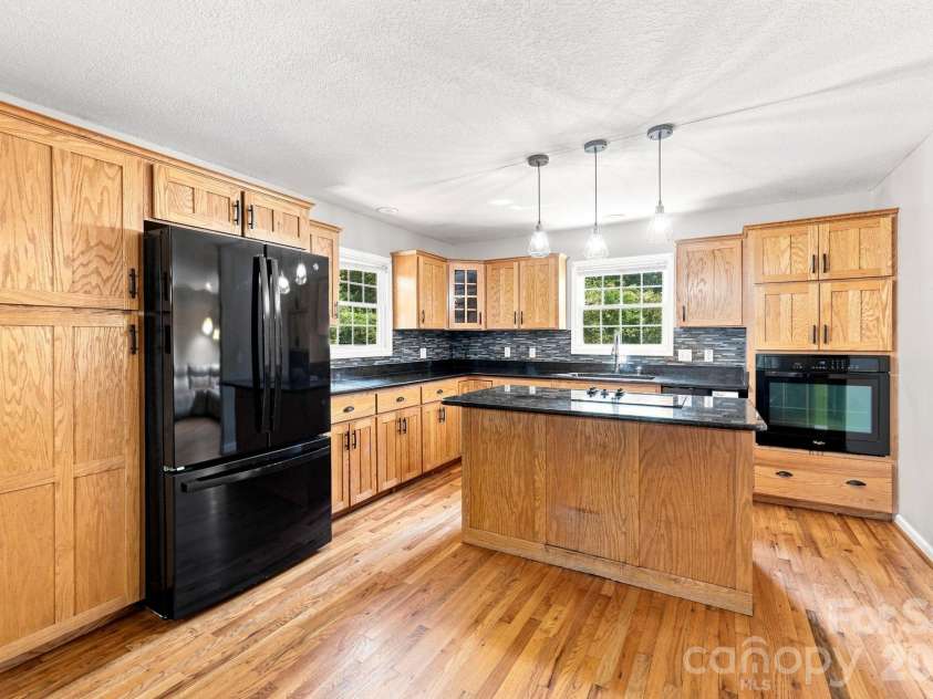 95 Holly Ridge Road, Waynesville, NC 28786.  MLS# CAR4423119, YatesRealty ID 50306. 