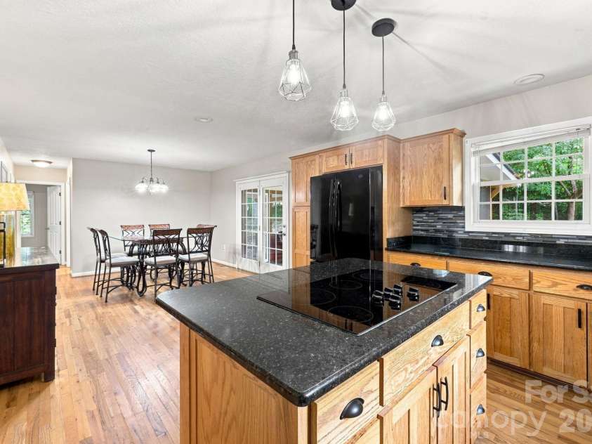 95 Holly Ridge Road, Waynesville, NC 28786.  MLS# CAR4423119, YatesRealty ID 50306. 