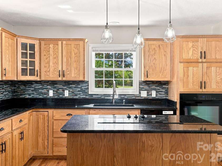 95 Holly Ridge Road, Waynesville, NC 28786.  MLS# CAR4423119, YatesRealty ID 50306. 