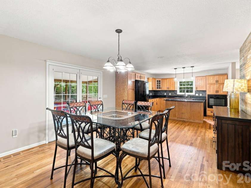 95 Holly Ridge Road, Waynesville, NC 28786.  MLS# CAR4423119, YatesRealty ID 50306. 