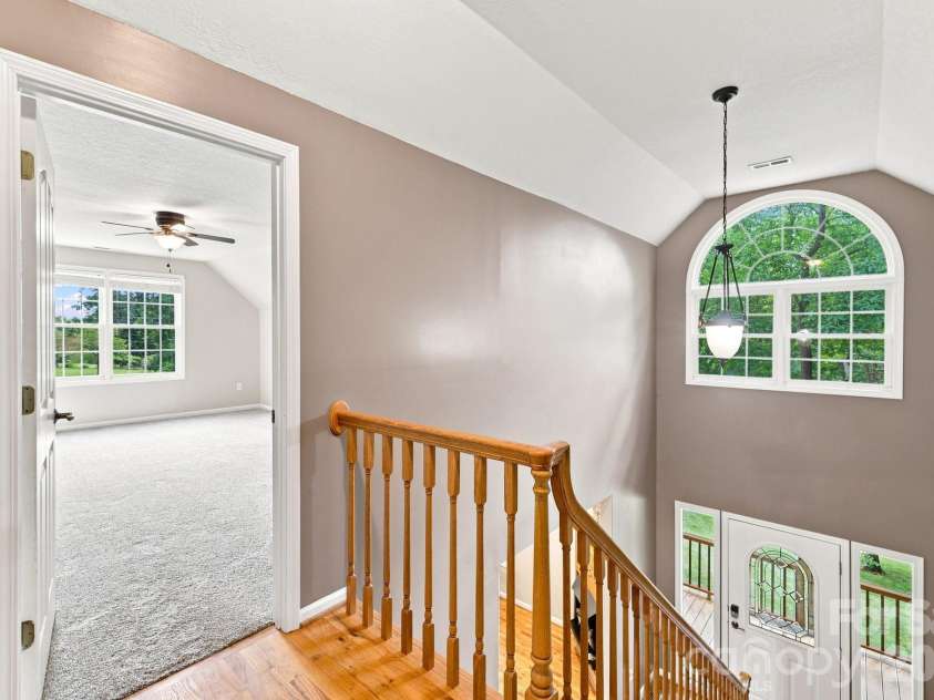 95 Holly Ridge Road, Waynesville, NC 28786.  MLS# CAR4423119, YatesRealty ID 50306. 