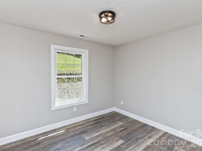 340 Matthew Lane, Canton, NC 28716.  MLS# CAR4423221, YatesRealty ID 50307. 