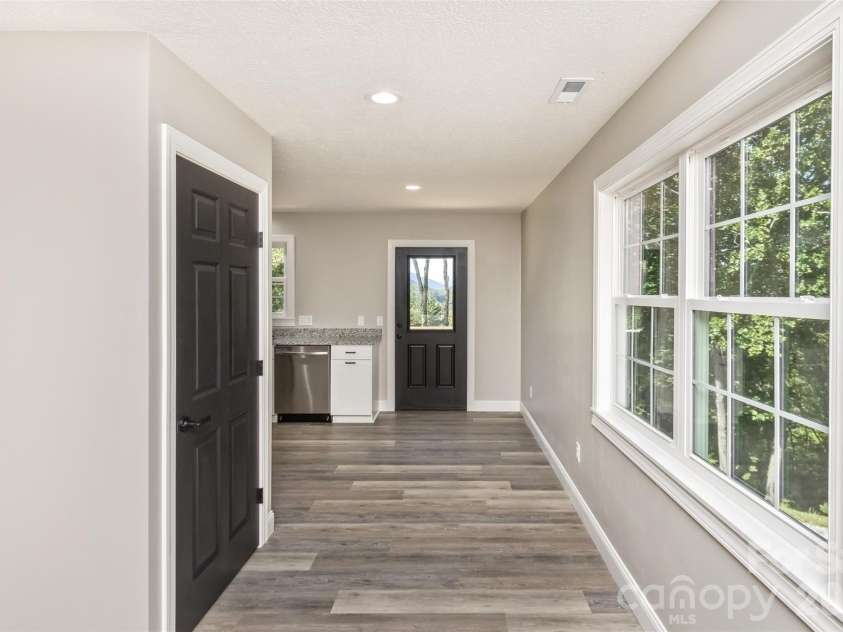 340 Matthew Lane, Canton, NC 28716.  MLS# CAR4423221, YatesRealty ID 50307. 