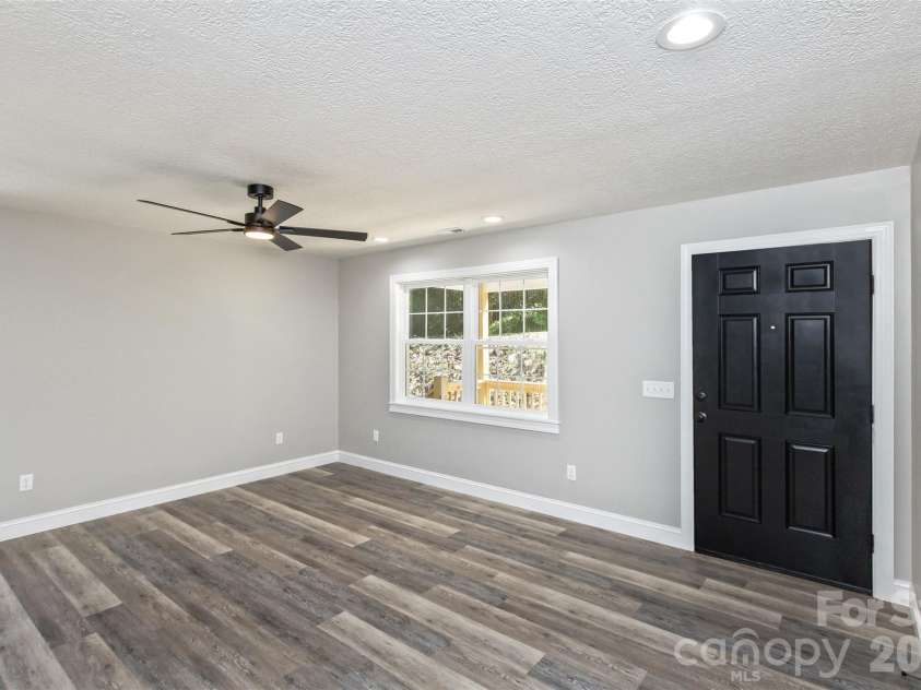 340 Matthew Lane, Canton, NC 28716.  MLS# CAR4423221, YatesRealty ID 50307. 