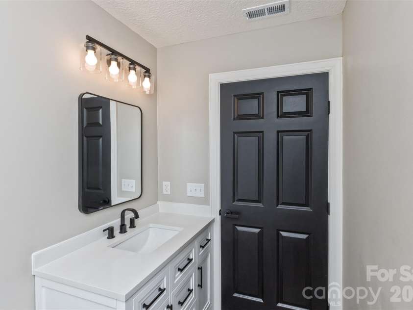 340 Matthew Lane, Canton, NC 28716.  MLS# CAR4423221, YatesRealty ID 50307. 