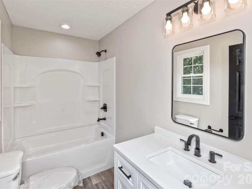 340 Matthew Lane, Canton, NC 28716.  MLS# CAR4423221, YatesRealty ID 50307. 