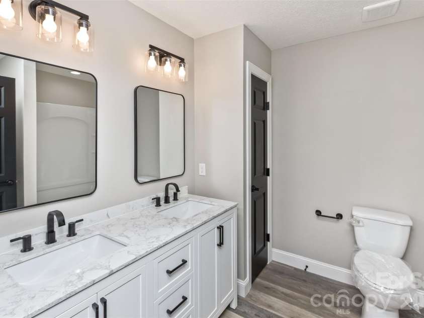 340 Matthew Lane, Canton, NC 28716.  MLS# CAR4423221, YatesRealty ID 50307. 