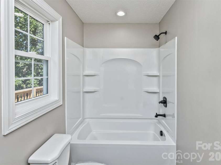 340 Matthew Lane, Canton, NC 28716.  MLS# CAR4423221, YatesRealty ID 50307. 
