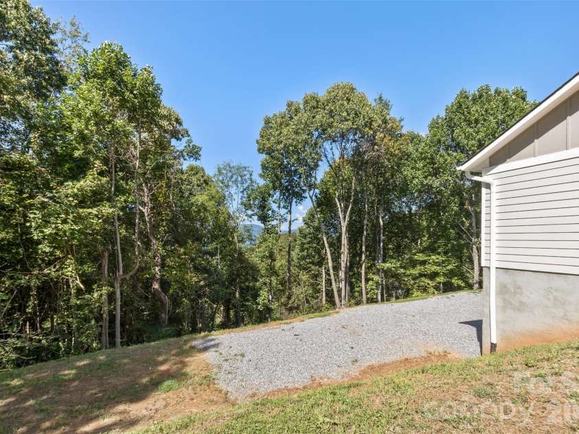 340 Matthew Lane, Canton, NC 28716.  MLS# CAR4423221, YatesRealty ID 50307. 