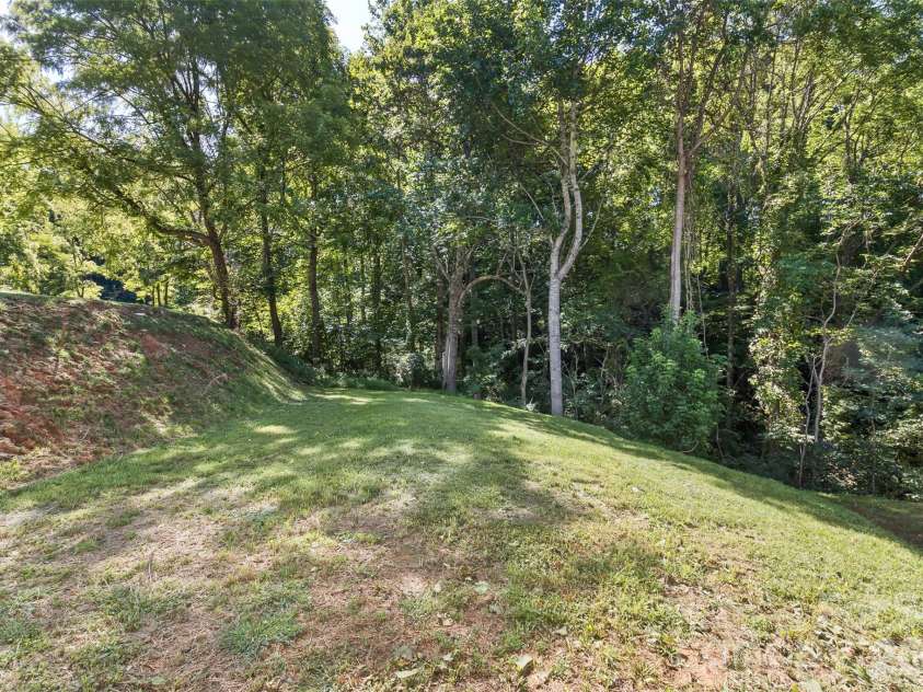 340 Matthew Lane, Canton, NC 28716.  MLS# CAR4423221, YatesRealty ID 50307. 