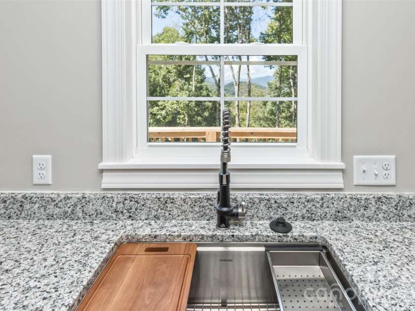 340 Matthew Lane, Canton, NC 28716.  MLS# CAR4423221, YatesRealty ID 50307. Large sink