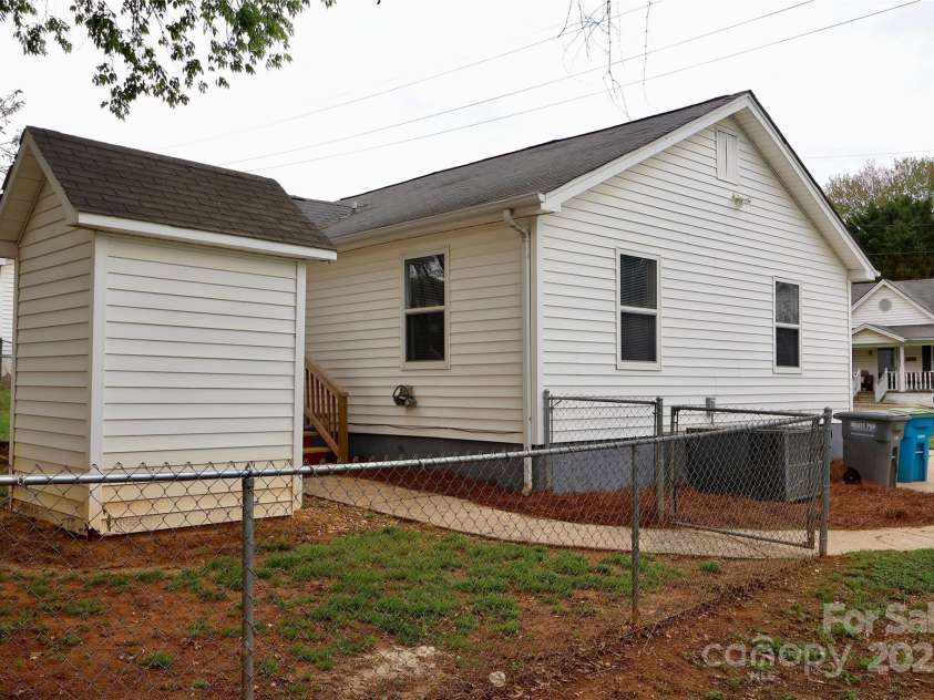 904 Brook Street, Belmont, NC 28012.  MLS# CAR4243776, YatesRealty ID 5031. 