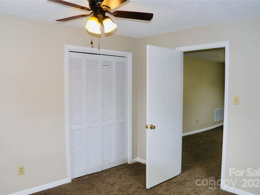 904 Brook Street, Belmont, NC 28012.  MLS# CAR4243776, YatesRealty ID 5031. 