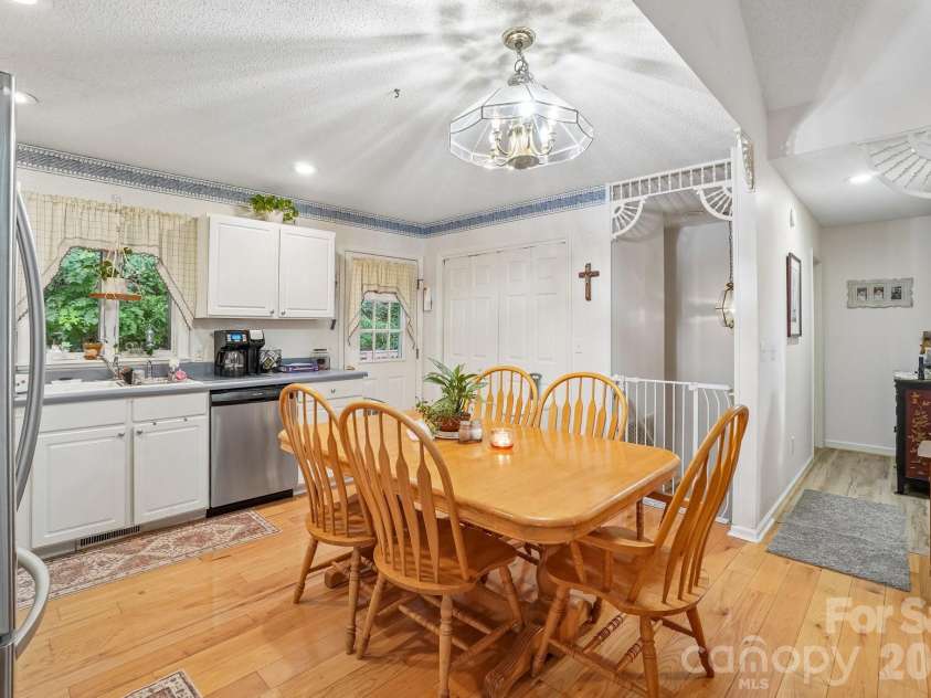 650 Creek Side Drive, Maggie Valley, NC 28751.  MLS# CAR4423775, YatesRealty ID 50310. 