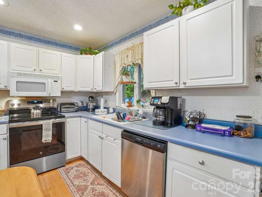 650 Creek Side Drive, Maggie Valley, NC 28751.  MLS# CAR4423775, YatesRealty ID 50310. 