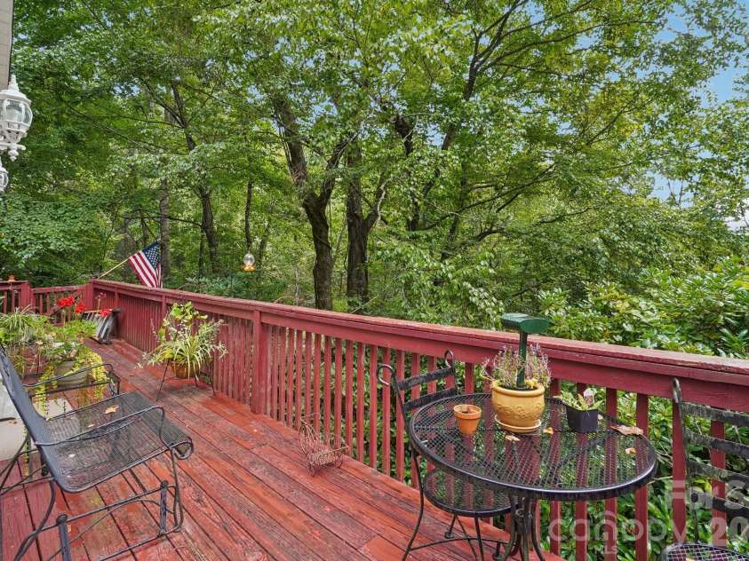650 Creek Side Drive, Maggie Valley, NC 28751.  MLS# CAR4423775, YatesRealty ID 50310. 
