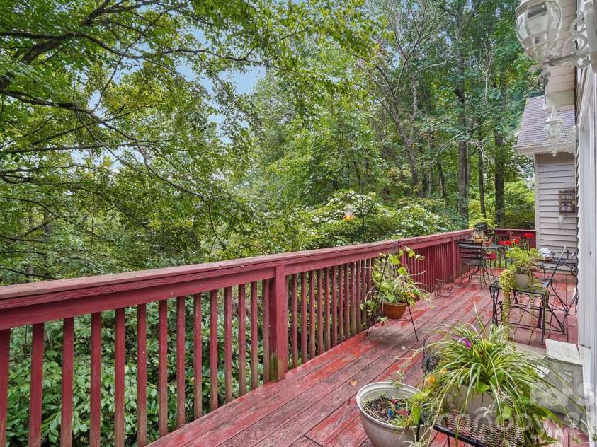 650 Creek Side Drive, Maggie Valley, NC 28751.  MLS# CAR4423775, YatesRealty ID 50310. 