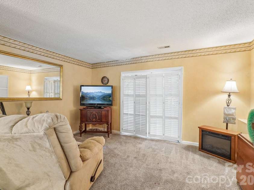 650 Creek Side Drive, Maggie Valley, NC 28751.  MLS# CAR4423775, YatesRealty ID 50310. 