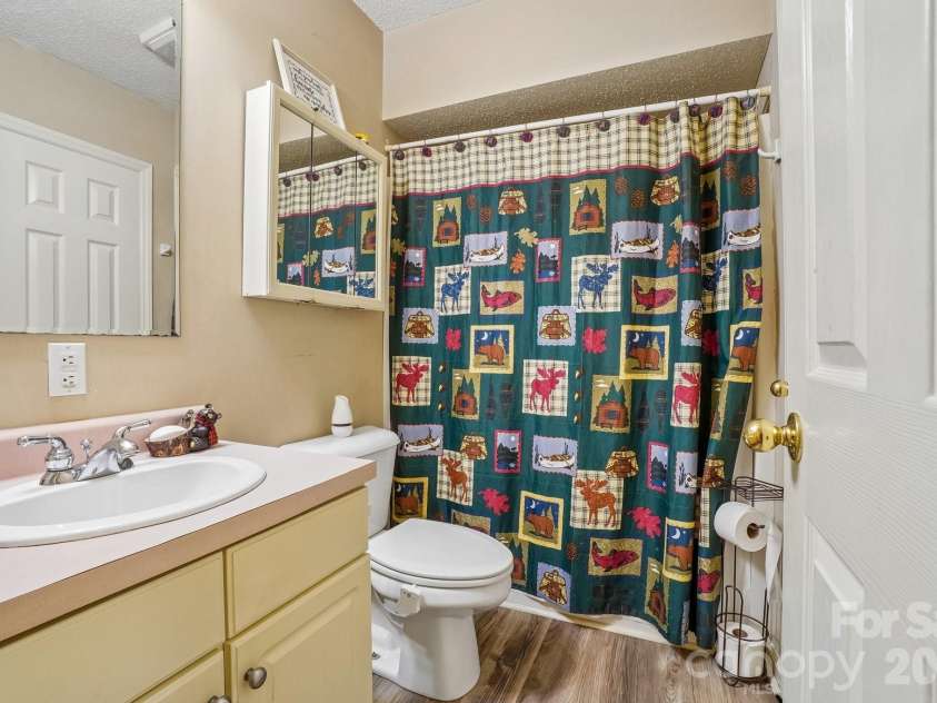 650 Creek Side Drive, Maggie Valley, NC 28751.  MLS# CAR4423775, YatesRealty ID 50310. 