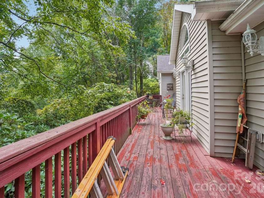 650 Creek Side Drive, Maggie Valley, NC 28751.  MLS# CAR4423775, YatesRealty ID 50310. 