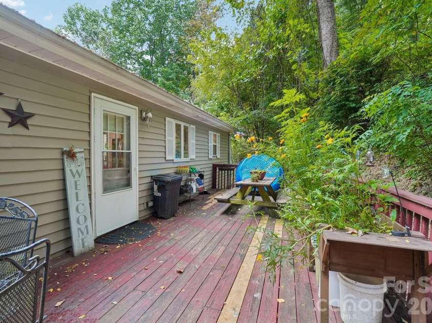 650 Creek Side Drive, Maggie Valley, NC 28751.  MLS# CAR4423775, YatesRealty ID 50310. 