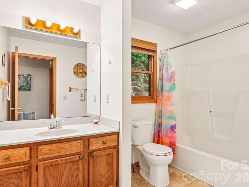 36 Nicholas Lane, Maggie Valley, NC 28751.  MLS# CAR4422932, YatesRealty ID 50311. 