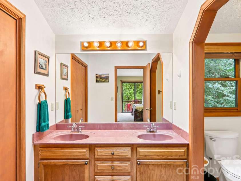 36 Nicholas Lane, Maggie Valley, NC 28751.  MLS# CAR4422932, YatesRealty ID 50311. 