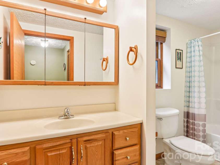36 Nicholas Lane, Maggie Valley, NC 28751.  MLS# CAR4422932, YatesRealty ID 50311. 