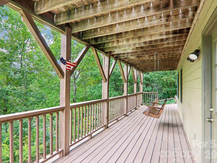 36 Nicholas Lane, Maggie Valley, NC 28751.  MLS# CAR4422932, YatesRealty ID 50311. 