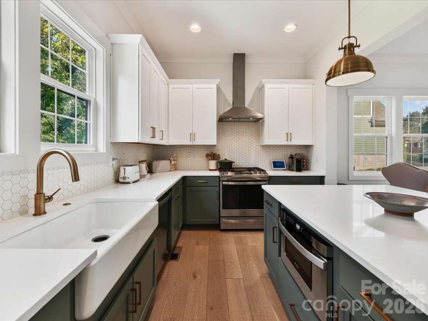 2405 Marlowe Avenue, Charlotte, NC 28208.  MLS# CAR4423166, YatesRealty ID 50312. 