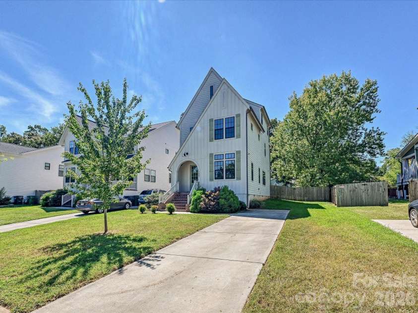 2405 Marlowe Avenue, Charlotte, NC 28208.  MLS# CAR4423166, YatesRealty ID 50312. 