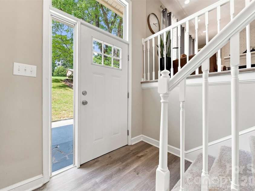 89 Lakemont Park Road, Hickory, NC 28601.  MLS# CAR4423696, YatesRealty ID 50314. 