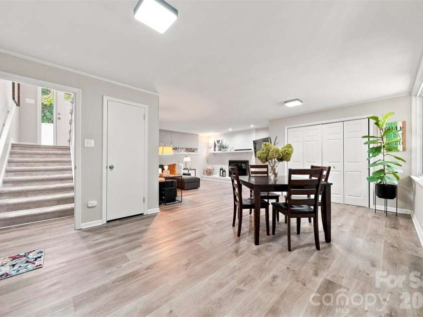 89 Lakemont Park Road, Hickory, NC 28601.  MLS# CAR4423696, YatesRealty ID 50314. 