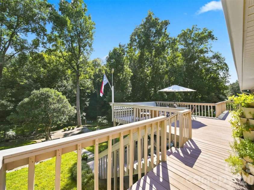 89 Lakemont Park Road, Hickory, NC 28601.  MLS# CAR4423696, YatesRealty ID 50314. 
