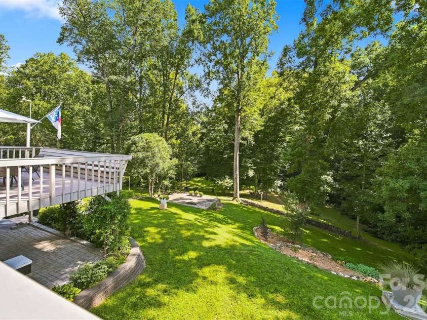 89 Lakemont Park Road, Hickory, NC 28601.  MLS# CAR4423696, YatesRealty ID 50314. 
