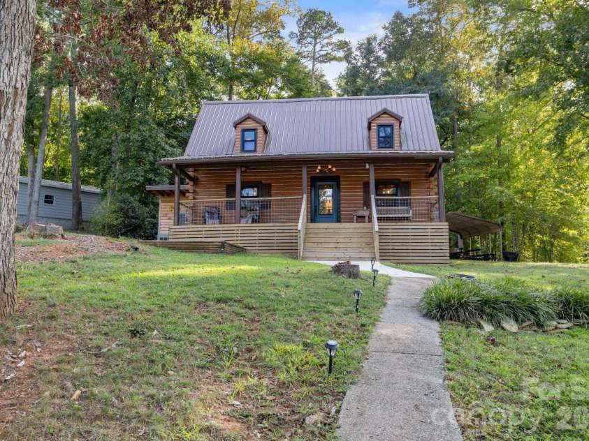 219 Highland Drive, Lexington, NC 27292.  MLS# CAR4423513, YatesRealty ID 50316. 
