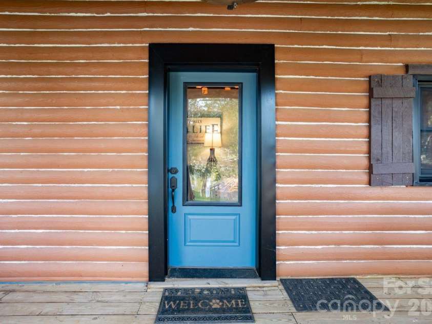 219 Highland Drive, Lexington, NC 27292.  MLS# CAR4423513, YatesRealty ID 50316. 