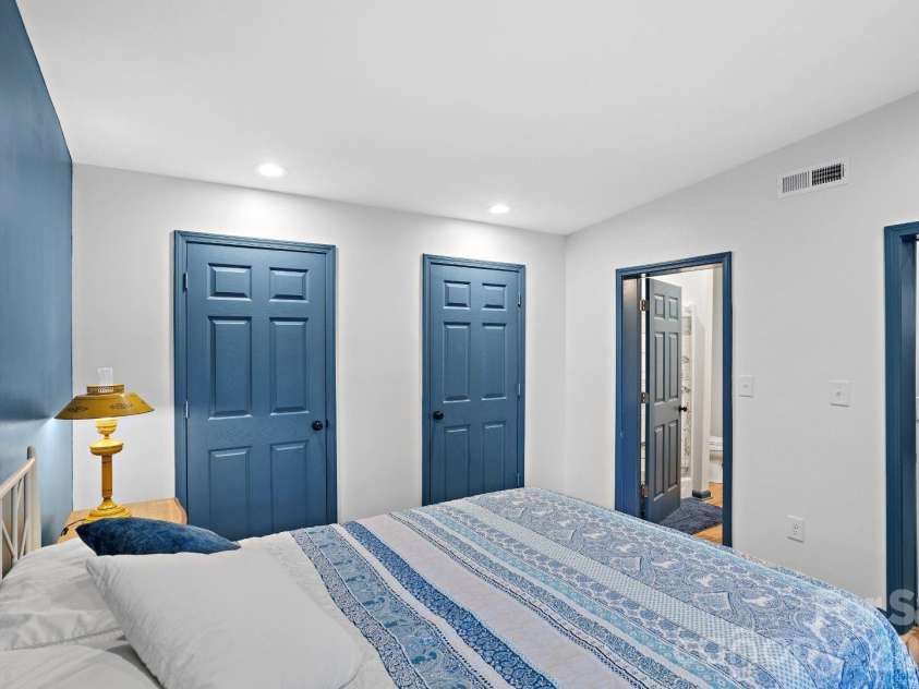 219 Highland Drive, Lexington, NC 27292.  MLS# CAR4423513, YatesRealty ID 50316. 