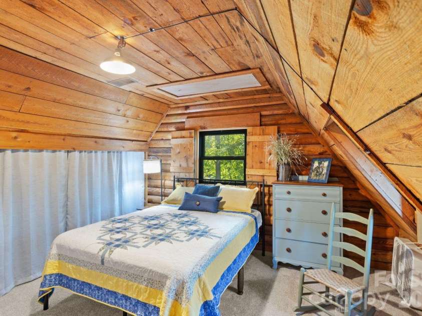 219 Highland Drive, Lexington, NC 27292.  MLS# CAR4423513, YatesRealty ID 50316. 