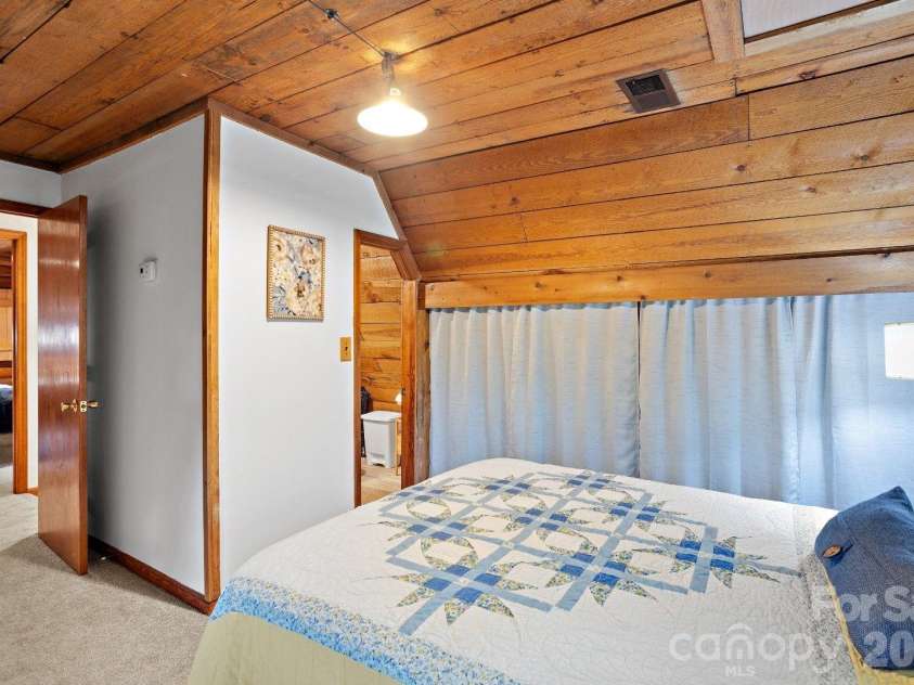 219 Highland Drive, Lexington, NC 27292.  MLS# CAR4423513, YatesRealty ID 50316. 