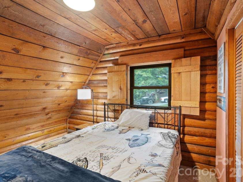 219 Highland Drive, Lexington, NC 27292.  MLS# CAR4423513, YatesRealty ID 50316. 